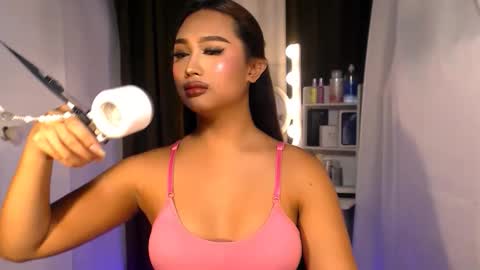 ellie online show from March 25, 2:18 am