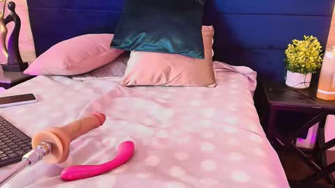 elliee_alves online show from March 4, 5:32 pm