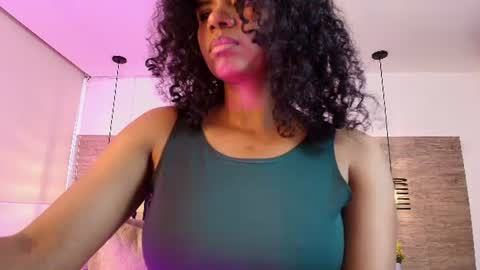 elliee_alves online show from June 25, 5:51 pm