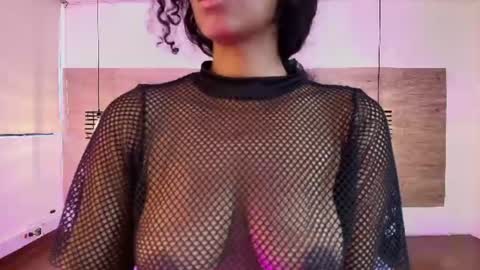 elliee_alves online show from July 28, 6:20 pm