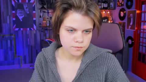 elliemurler online show from September 25, 9:27 am