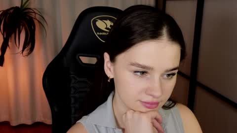 just Emily  online show from December 30, 12:20 pm