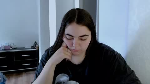 Ellie online show from June 5, 7:36 am