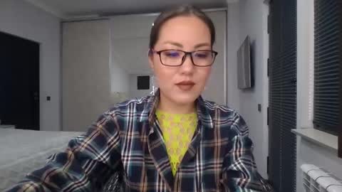 elliesoft online show from November 19, 8:24 am