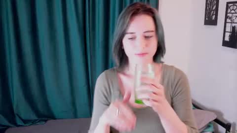 Bella online show from June 13, 4:06 pm