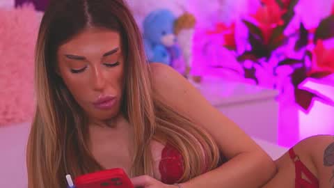 EllinaNuria online show from March 26, 4:51 am