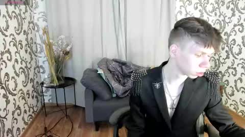 Snapshot of elliot_mars_ chatting on October 23, 5:25 pm elliot_mars_ online show from October 23, 5:25 pm