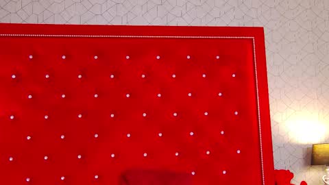 Elsa Jean online show from November 19, 5:29 am