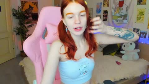 Snapshot of elly_milas chatting on January 26, 9:51 am Elly     Fansly  online show from January 26, 9:51 am