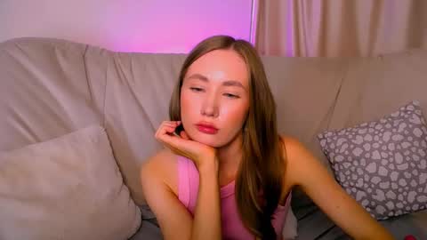  Elly  online show from March 22, 8:29 am