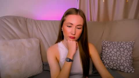  Elly  online show from March 28, 3:19 am