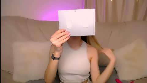  Elly  online show from June 11, 3:48 am