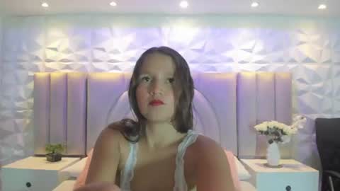 Ellye online show from June 12, 11:20 am