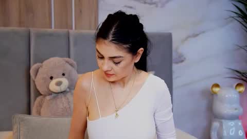 Elly online show from November 9, 1:25 pm