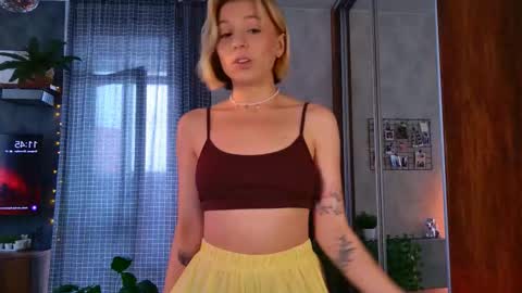 Elly online show from November 25, 4:44 am