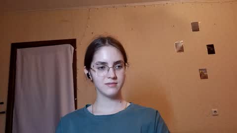 Kate online show from June 3, 2:33 pm