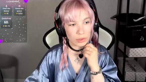 Pink online show from July 3, 5:51 pm