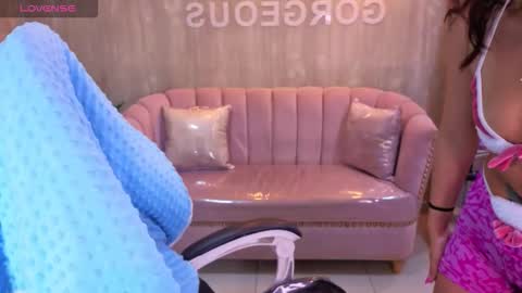 Elody  online show from November 6, 3:20 am