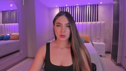 ELOISA OLIVERO online show from October 24, 8:31 pm