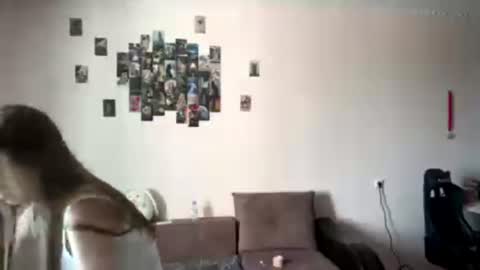 eloiscolins online show from June 10, 4:34 am