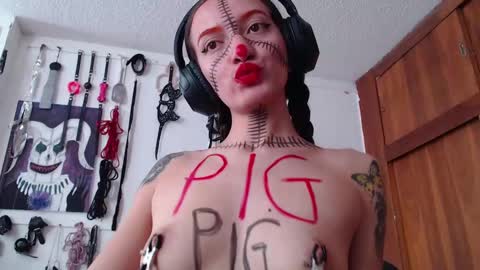 Snapshot of eloise_brown_ chatting on January 22, 8:38 pm Chelsea Please help me to reach 100 thumbs up online show from January 22, 8:38 pm