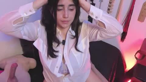 elowen_halley1 online show from February 5, 8:34 pm