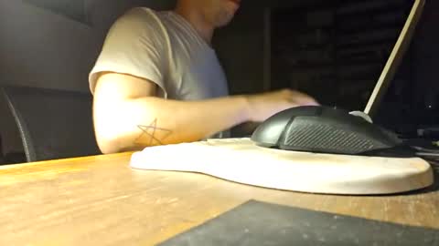 elriclust online show from April 24, 10:23 pm