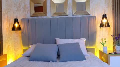 Isabela Martinez online show from March 14, 4:38 am