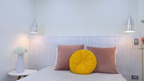 Isabela Martinez online show from September 26, 1:08 pm