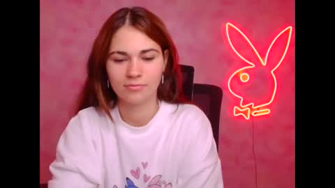 Snapshot of elsa_mur chatting on October 18, 6:28 am Elsa online show from October 18, 6:28 am