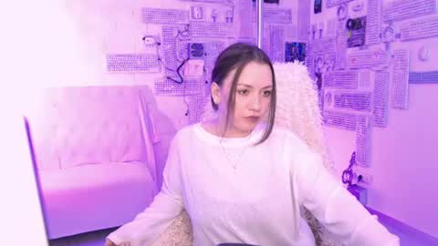 elsahansen online show from August 5, 8:22 am