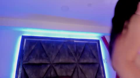 Elsa online show from November 19, 12:48 pm