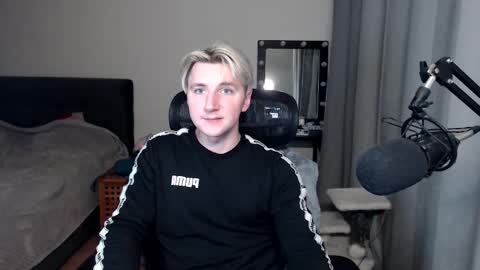 Elvin Vaenight online show from November 1, 6:18 pm