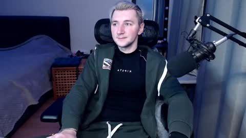 Elvin Vaenight online show from November 30, 11:45 pm