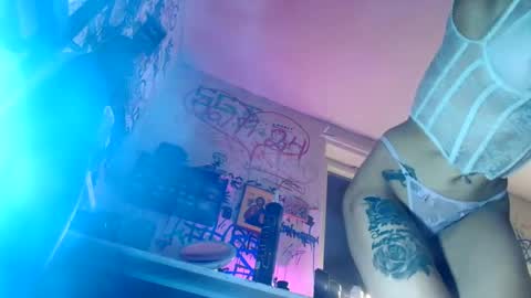 elviraxx online show from December 22, 10:36 pm