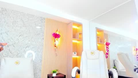 ely brown online show from March 14, 6:06 am