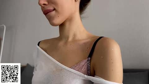 Snapshot of elysia_xo chatting on October 19, 4:50 am Elysia online show from October 19, 4:50 am