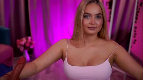 Elyssa online show from June 12, 7:24 pm