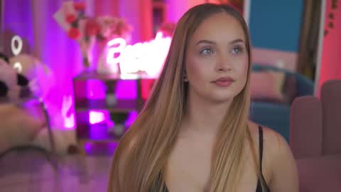 Elyssa online show from March 9, 8:02 pm