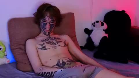em0_h0rny online show from June 17, 11:32 pm
