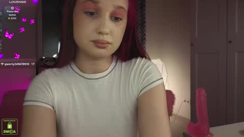 Em1l1a online show from November 8, 4:32 pm