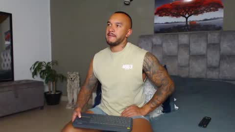 emanuelspencer online show from March 4, 2:38 am