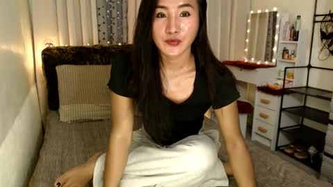 Snapshot of emarie91 chatting on February 22, 7:12 am Trans cummer online show from February 22, 7:12 am