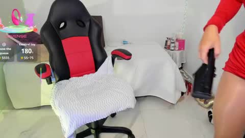 Emma Wright online show from April 14, 8:34 pm