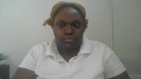 Snapshot of emberjoywoods chatting on February 20, 9:31 pm Empress Ember online show from February 20, 9:31 pm