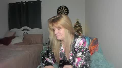 Ember Pheonixxx online show from December 29, 3:33 am