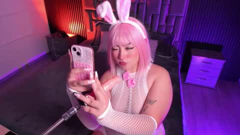 Ember Velvet online show from March 4, 4:42 am