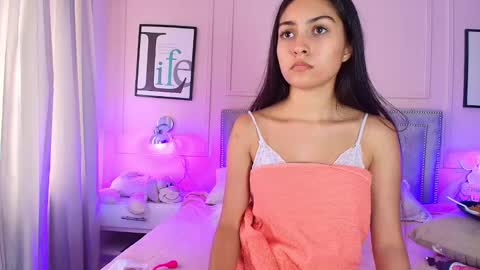 Snapshot of emelie_ch_ chatting on January 12, 5:54 pm Emily  online show from January 12, 5:54 pm