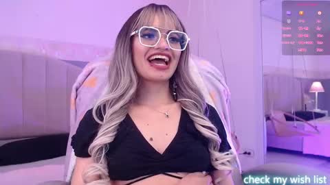 Snapshot of emerald_gh chatting on September 26, 1:46 am Danna online show from September 26, 1:46 am