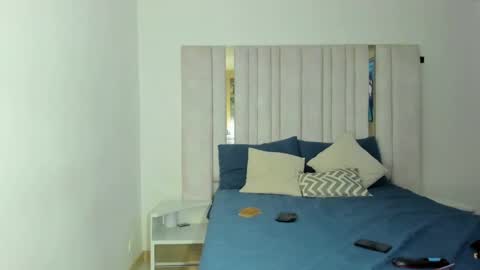 emi_royse online show from October 22, 10:33 pm